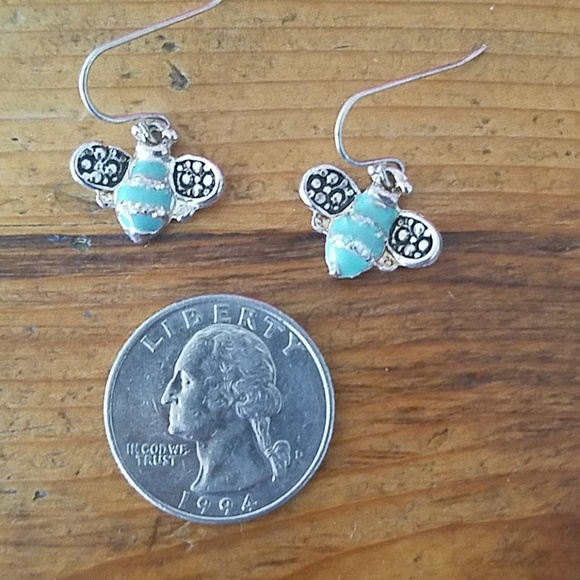 Silver bumblebee earrings - Picture 2 of 3